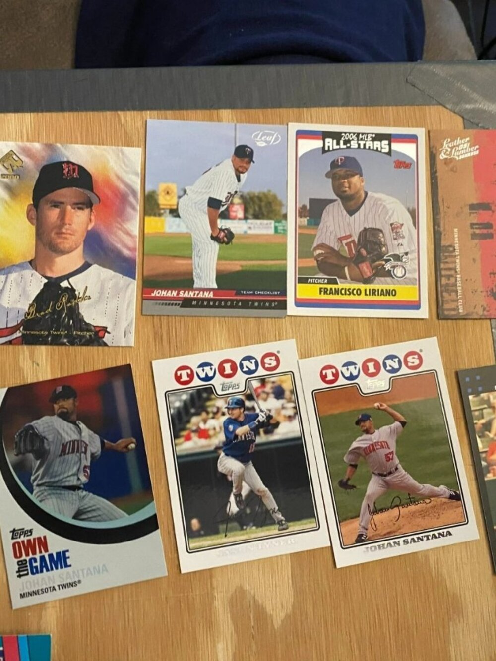 Lot of Over 300 Minnesota TWINS baseball cards pre 2009